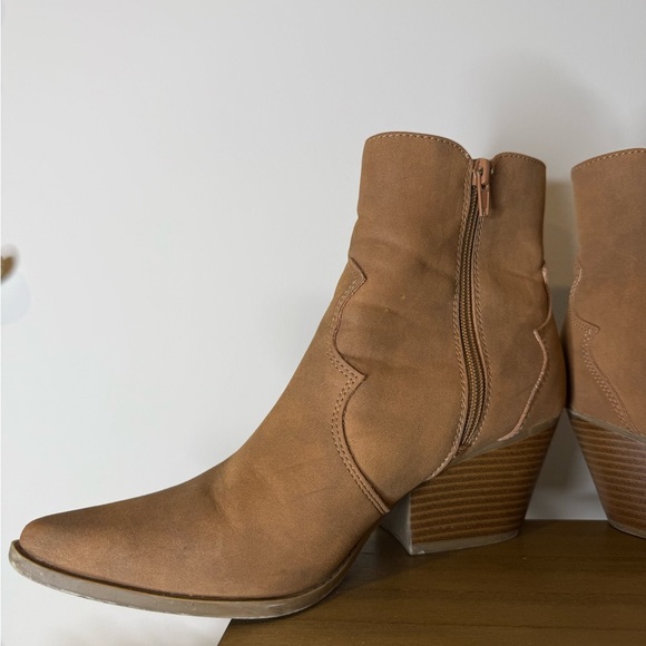 Indigo Rd Tan Ankle Boots - Picture 4 of 11